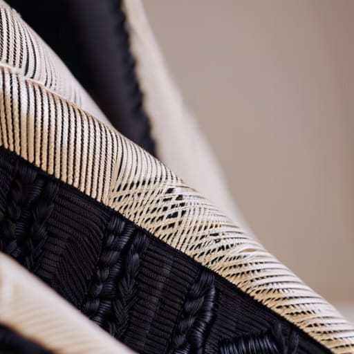 Moiré pattern mitigation in fashion strategies.